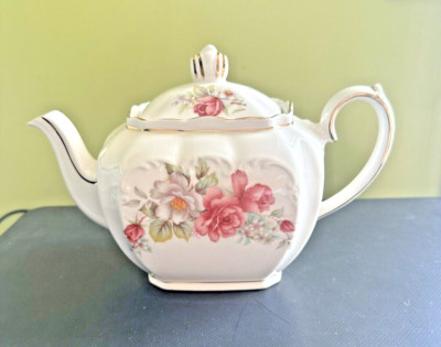 Sadler England, Pink  & White Cabbage Roses, 1930's Gold 5079 Cubed Tea Pot