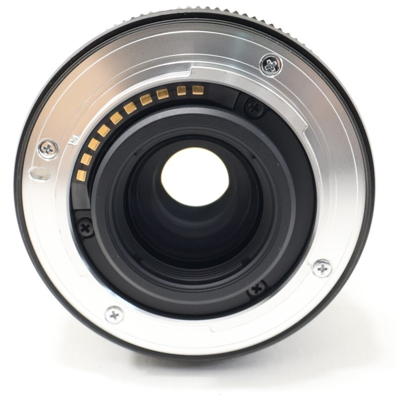 Fujifilm XF 16mm f/2.8 R WR vs Olympus Zuiko ED 300mm F2.8: qual è la differen