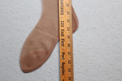Vintage First Quality Stockings Womens 9 1/2 Medium Seamed Flat Knit Brown - Picture 4 of 4