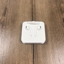 Apple Earbuds / AirPods Wired Lightning Connector - New