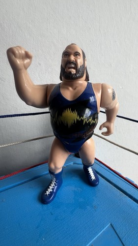 Vintage Hasbro WWF Earthquake Wrestling Figure 199...