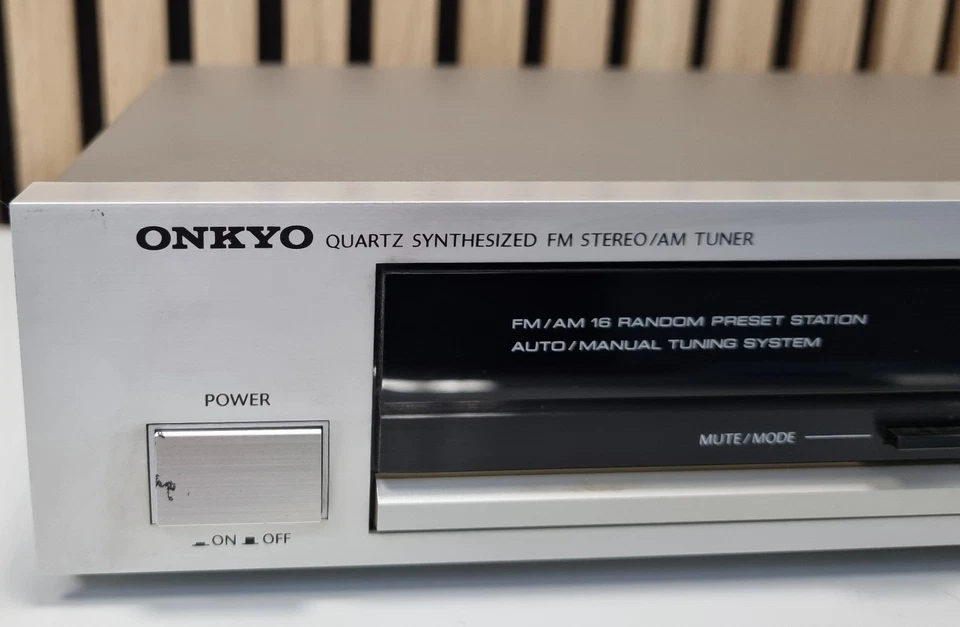Onkyo T-4430 Quartz Synthesized FM Stereo AM Tuner - silber - Synthesizer - Bild 2 von 4