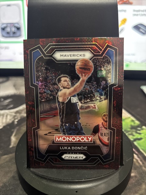 2023-24 Panini Prizm Monopoly - Luka Dončić #22 Classic Icons Red Prizm