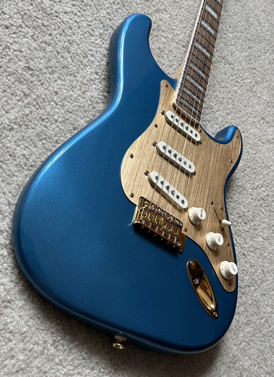 2022 40th Anniversary Squier by Fender® Stratocaster Lake Placid