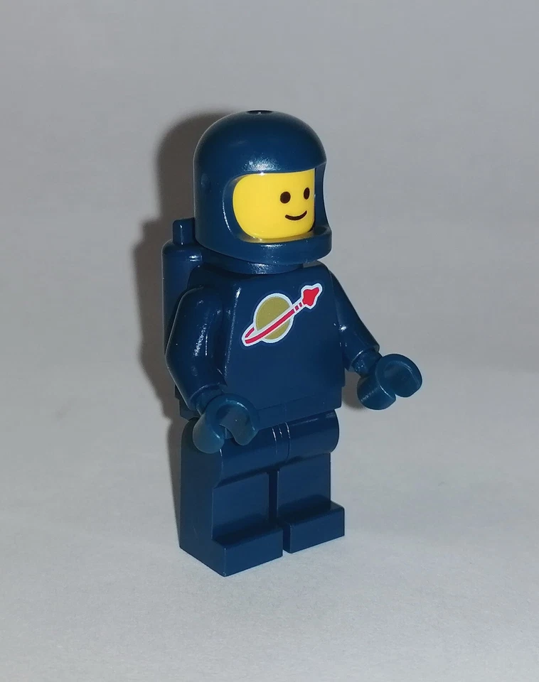 LEGO Spaceman dunkelblau - Minifigur Astronaut Raumfahrer Moon dark blue Classic - Image 2 of 4