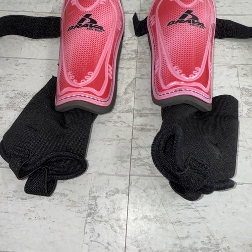 Brava Soccer Youth Shin Guards Stirrup Style Pink XS for Height 3'-11" to 4'-7" - Picture 3 of 7