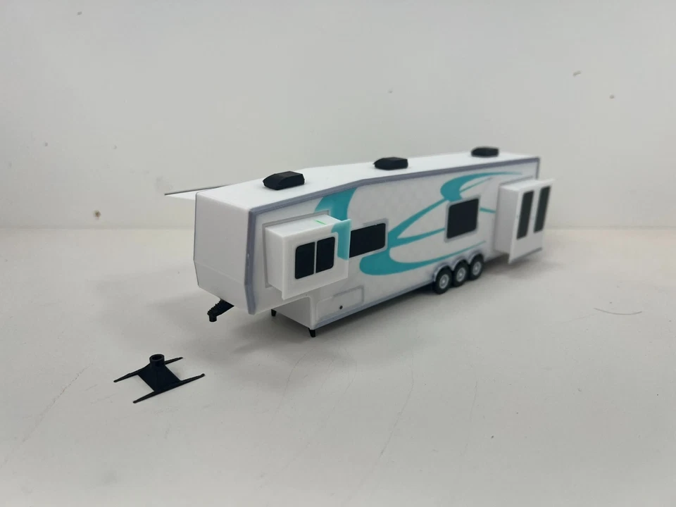 1/64 Scale Camper Kit White and Teal - Image 3 of 4