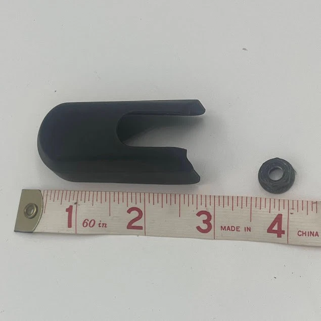 Cubierta y tuerca del brazo del limpiaparabrisas trasero Kia Spectra 2004-2009 OEM Foto 2 de 3