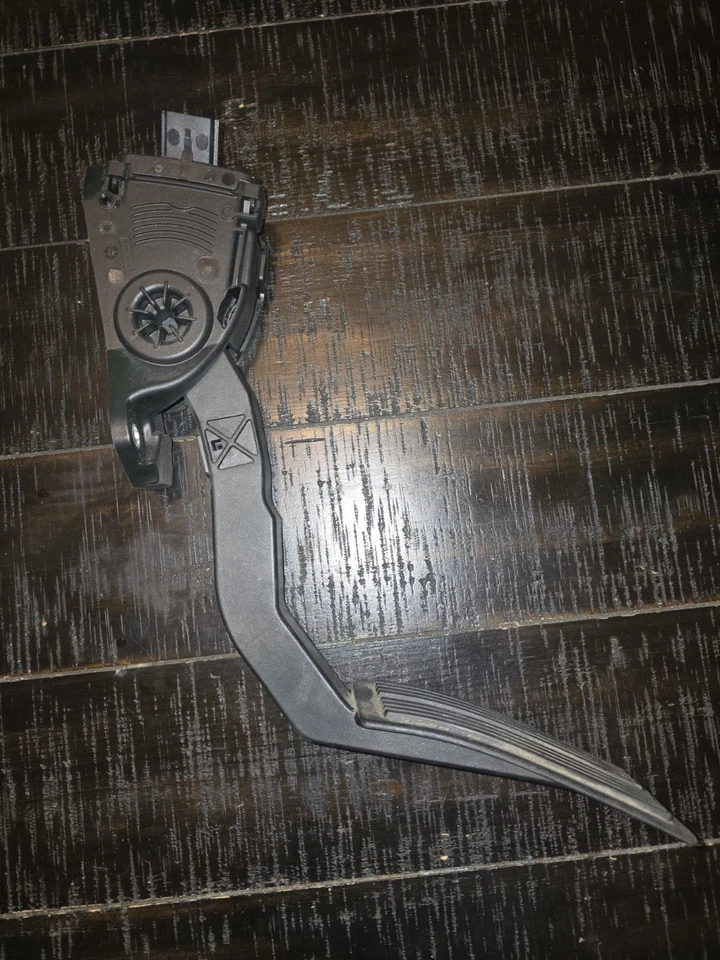 Conjunto de pedal acelerador de gasolina OEM 53032868AA Jeep Wrangler JK JKU 07-18 Foto 2 de 3