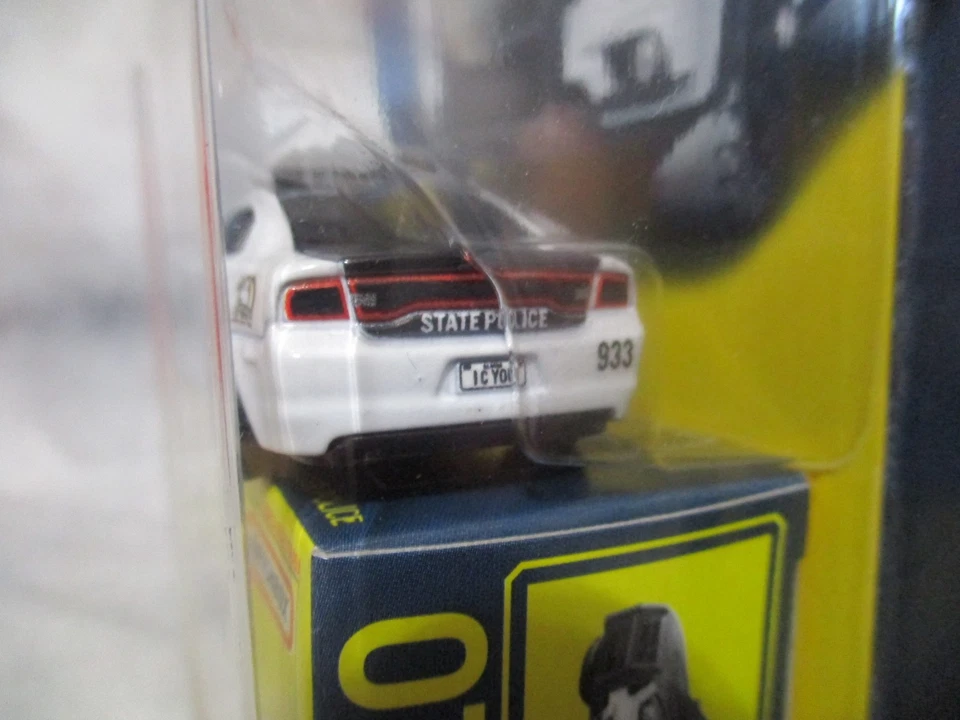 Matchbox Collectors series Illinois State Police Dodge Charger  1/6  diecast - Image 4 of 4