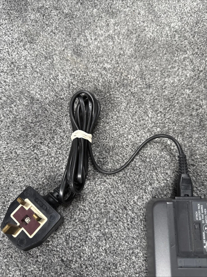 Sharp AC Adapter/Battery Charger, N16388 With Power Supply - Image 2 of 4