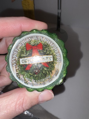Christmas Wreath Yankee Candle NOS Wax Tarts Melts Retired Scent Holiday - Picture 3 of 3