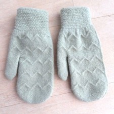 Soft Knit Chevron Pattern Light Green Mittens Warm Winter Gloves Womens OS