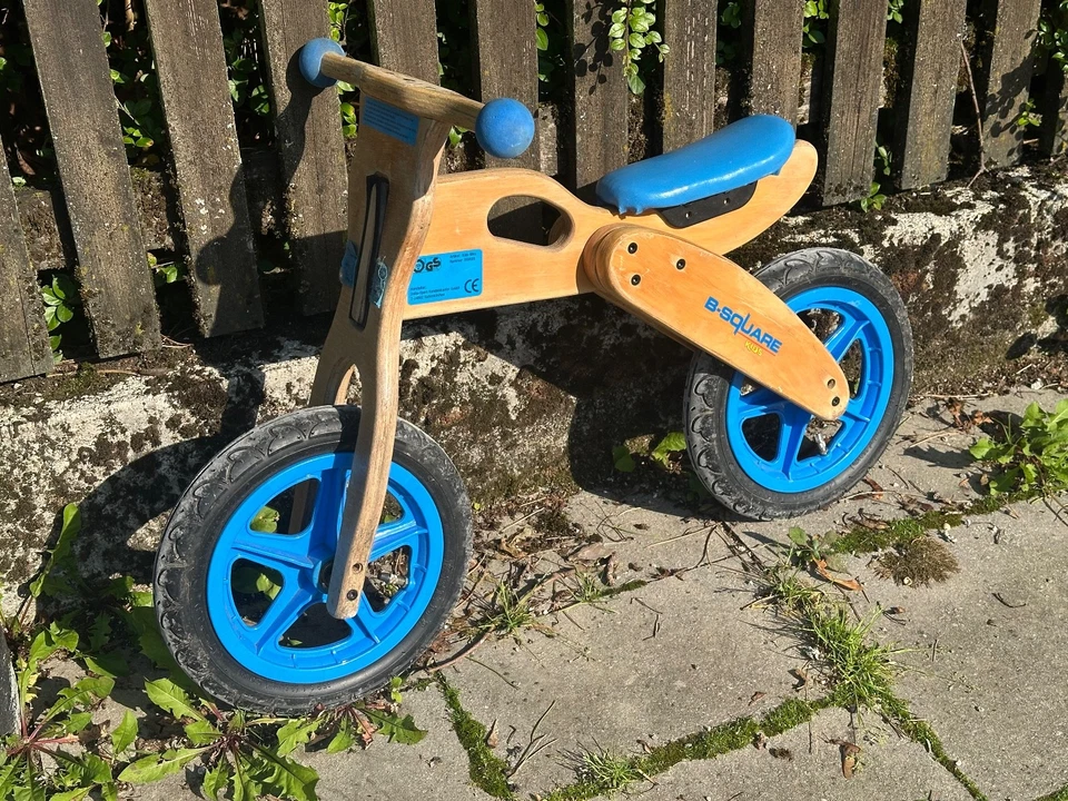 Holzlaufrad im gebrauchtem,aber gutem Zustand 