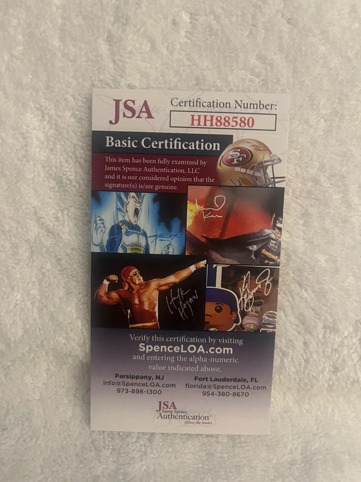 FLOYD MAYWEATHER JR. Autographed CLETO REYES RH Boxing Glove. BECKETT WITNESSED - Image 4 of 4