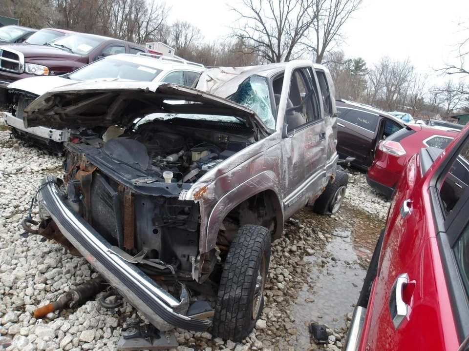 Engine 5.7L VIN R 8th Digit Gasoline Fits 96-00 CHEVROLET 2500 PICKUP 2075834 - Imagem 2 de 4