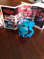 Minifigura Kinder Joy Netflix 2025 Stranger Things Funko Pop Vecna soporte VC277