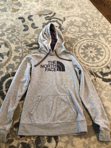 Women S The North Face Pullover Hooded Sweatshirt Size Small Grey And Purple Ebay