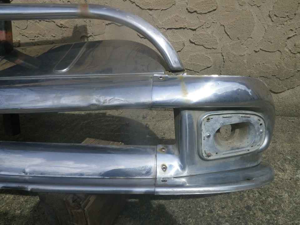 1954 Hudson Hornet grill assembly complete with hood latch and filler piece Foto 4 de 4