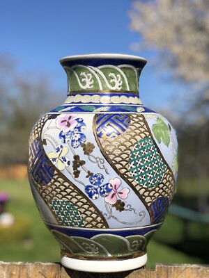 Stunning Vintage Hand Pained Porcelain Vase
