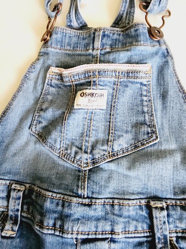 Oshkosh B’gosh Girls 7 Denim Jeans Distressed Overalls Jumper Bibs Vestbak - Picture 2 of 7
