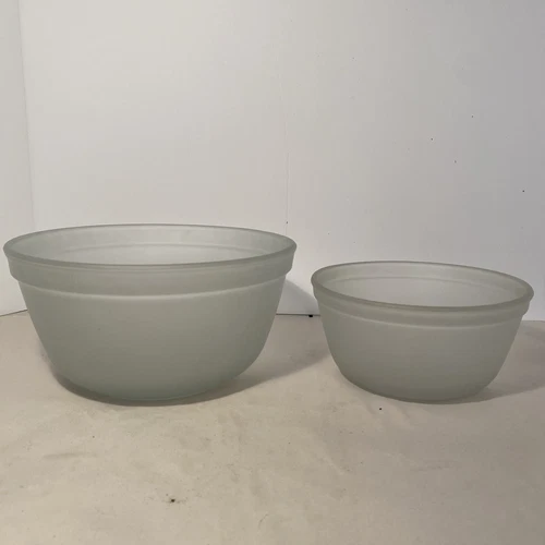 Set Of 2 Frosted Clear Anchor Hocking Mixing Bowls 1 qt and 2.5 qt