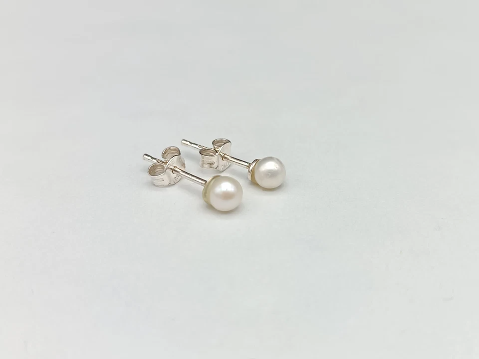 Orecchini donna perla naturale argento bianco 925 perno farfalla pallini piccoli - Immagine 4 di 4