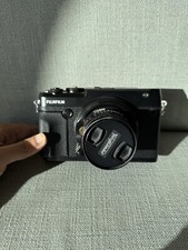 [MINT] Fuji GFX50R (body only) with box and b...