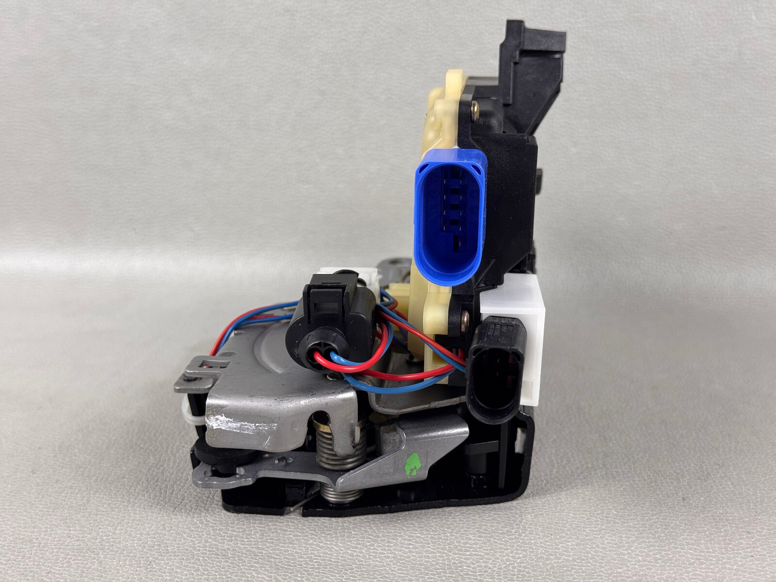 04-06 VW PHAETON /BENTLEY CONTINENTAL FRONT RIGHT SIDE DOOR LOCK ACTUATOR