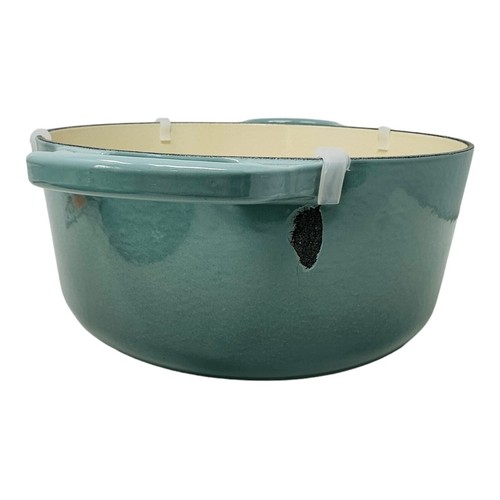 READ!!!!!! Le Creuset Signature Cast Iron 5.5 Quart Round Dutch Oven, Sea Salt - Picture 4 of 8