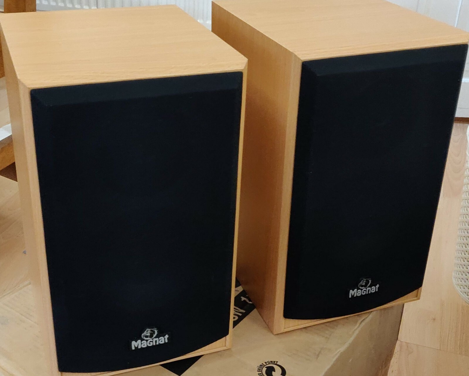 magnat 2 way bass reflex