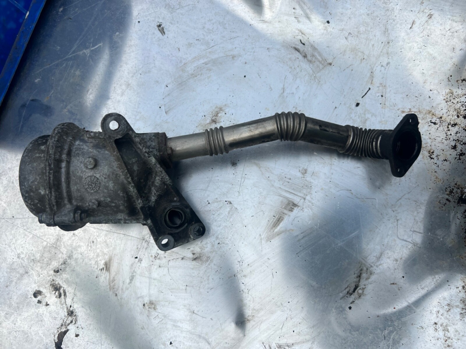 Land Rover TD5 oil spinner filter housing casting & pipe eBay