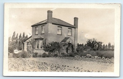POSTKARTE UNBEKANNTES HAUS - 2 SCHORNSTEINE - EVTL. ENGLAND WALES - RPPC