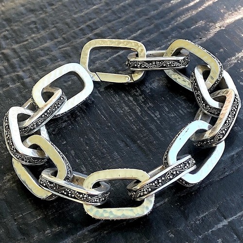 Pulsera granulada oxidada de eslabones martillados de plata de ley de gran tamaño LOIS HILL - Imagen 6 de 16