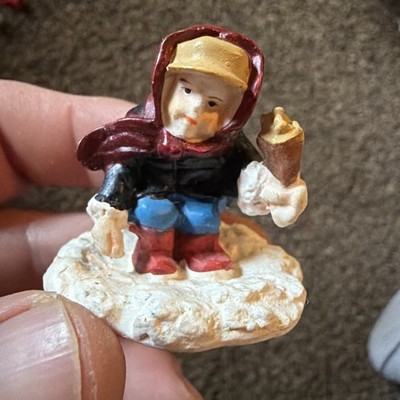 Dept. 56  Dickens Village / Heritage Village Collection Figure