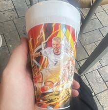 McDonald's Werbe-/Aktionsbecher aus Kunststoff mit Fu&szlig;ball-Motiv