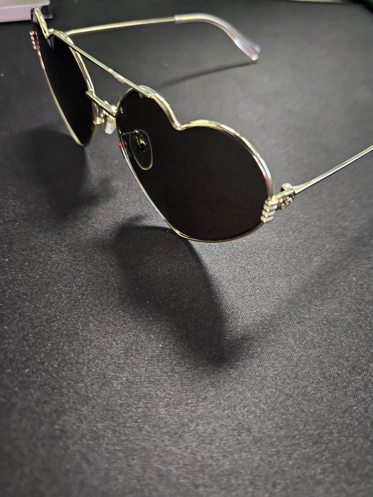 GUCCI HEART FRAMES SUNGLASSES - image 3