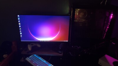 Gaming pc BRAND NEW runs games great with no interruptions.  