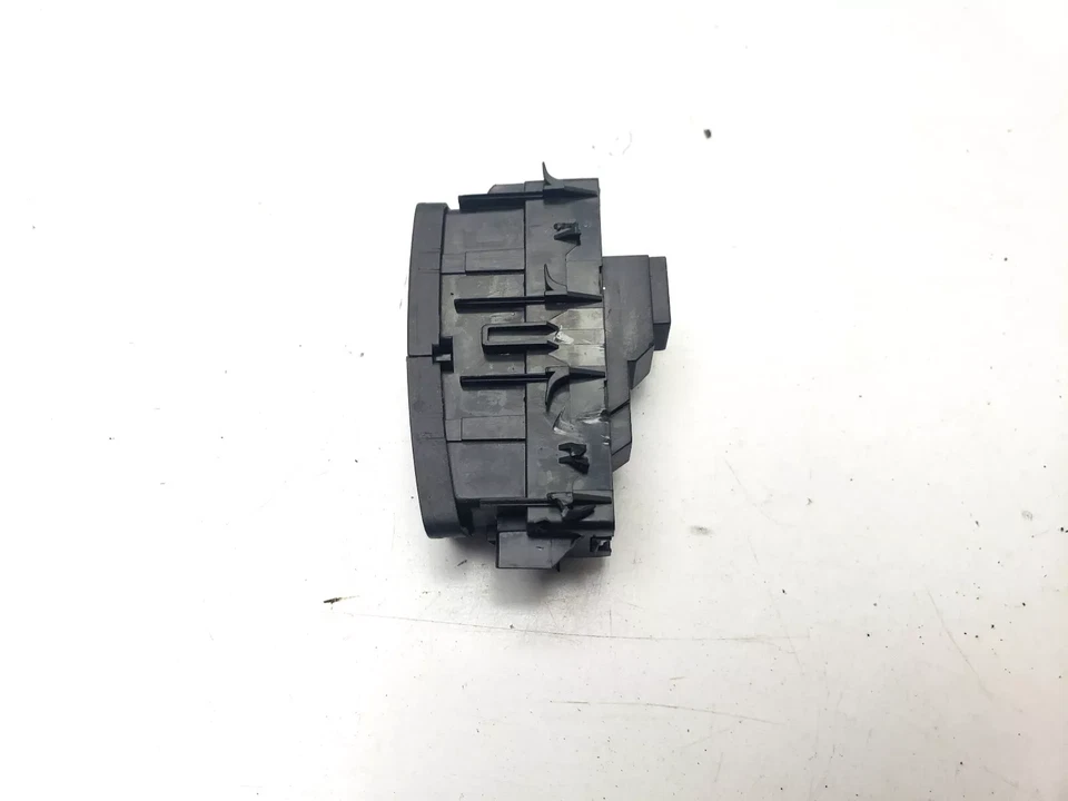 MERCEDES BENZ E CLASS W212 2011 CENTRAL LOCKING DOOR LOCK SWITCH A2048706310 - Image 4 of 4