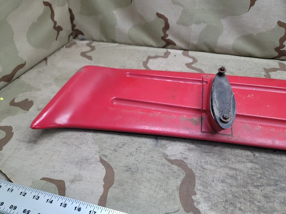 1984-1988 Pontiac Fiero Wing Spoiler Gaskets Hardware OEM Red - Image 3 of 4