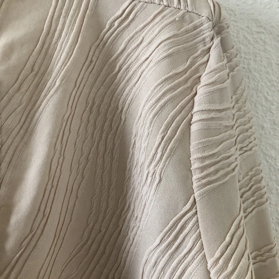 Massimo Women’s blazer size medium cropped open front vanilla cream color - Image 3 of 4