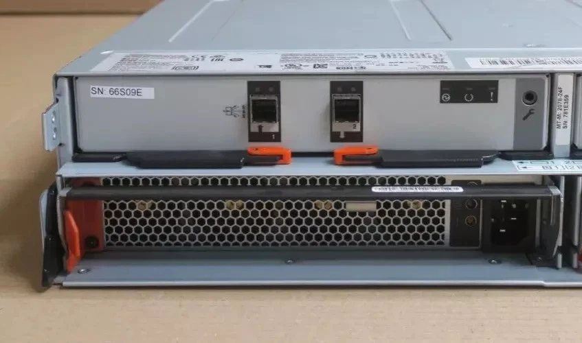 IBM Storwize V5000 G2 2078-24F Expansion Array 01AC559 24x 600GB 15k 2x ESM 2xPS - Image 4 of 4