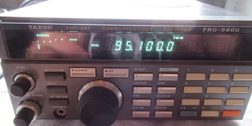 Yaesu VHF/UHF Kommunikationsempfänger FRG-9600 Funk