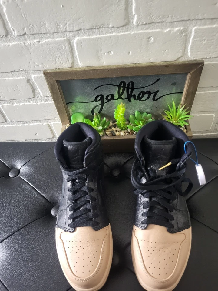 Mujer Air Jordan 1 Retro Alto Premium AH7389 007 NEGRO/ORO METÁLICO Foto 4 de 4