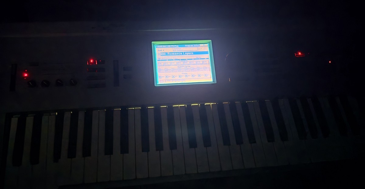 Korg Triton 61-Key Digital Keyboard Synthesizer w/ TouchView