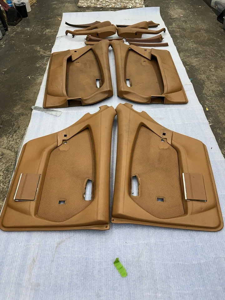 W 116 Mercedes Benz Door Panel - Image 2 of 3