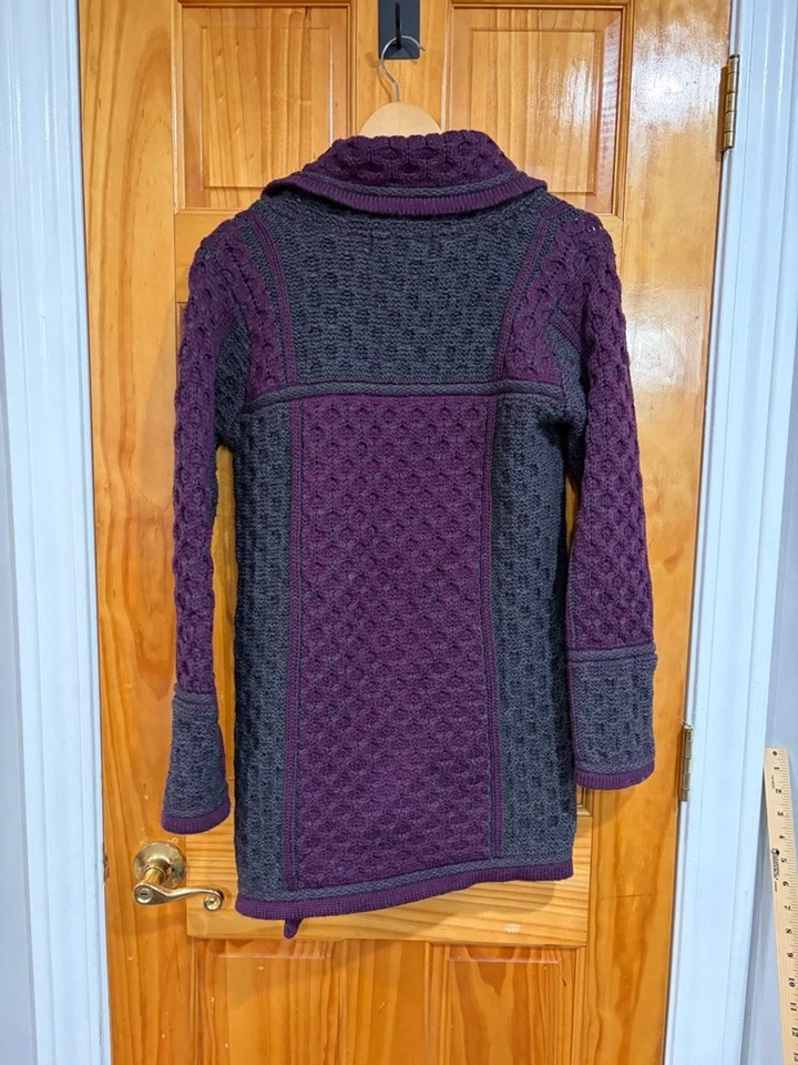 Cárdigan Aran Crafts 100 % lana merino púrpura gris grueso tejido con cable Irlanda XXS Foto 4 de 4