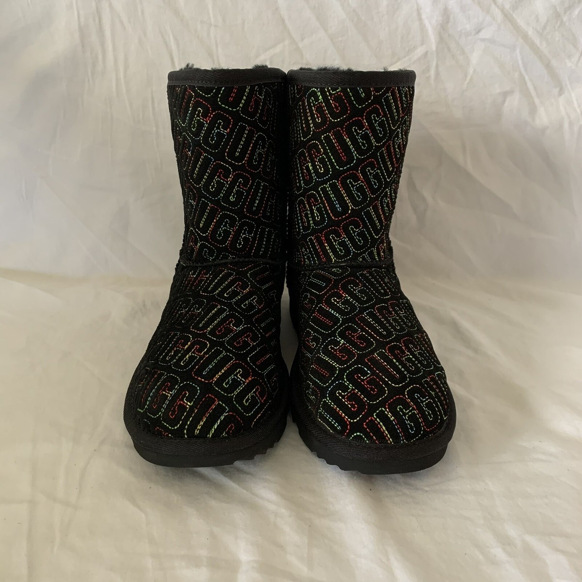 UGG Classic II Graphic Stitch Short Boot 6 m(kids) | eBay