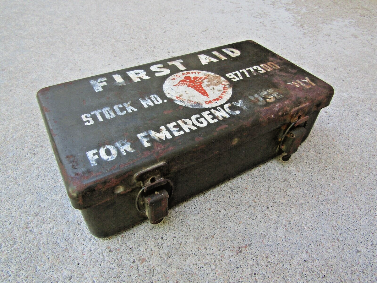 Original WWII US Army Motor Vehicle First Aid Kit 9777300 | eBay