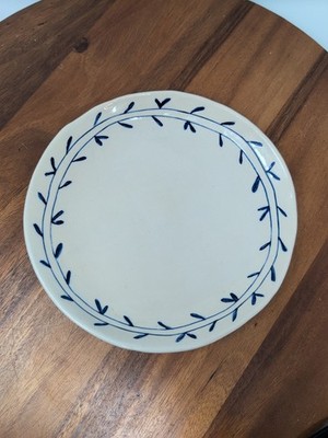 Art Pottery Studio 8.5 In Plate Salad/Lunch Signed Lynne